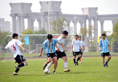 欧冠八强决出2席！切尔西2-0翻盘多特，本菲卡5-1狂胜黑马布鲁日_主场_比赛_回合